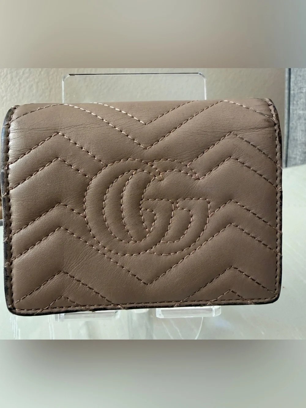 Gucci GG Marmont Chevron Leather Card Holder Wallet – Taupe